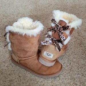 Ugg Bow Boots - 5 - Tan/Leopard - Like New